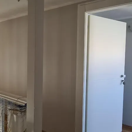 Apartment In 3652-2