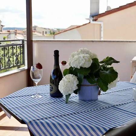 Apartment In 3652-2