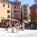 In 3652-2 * Rovinj